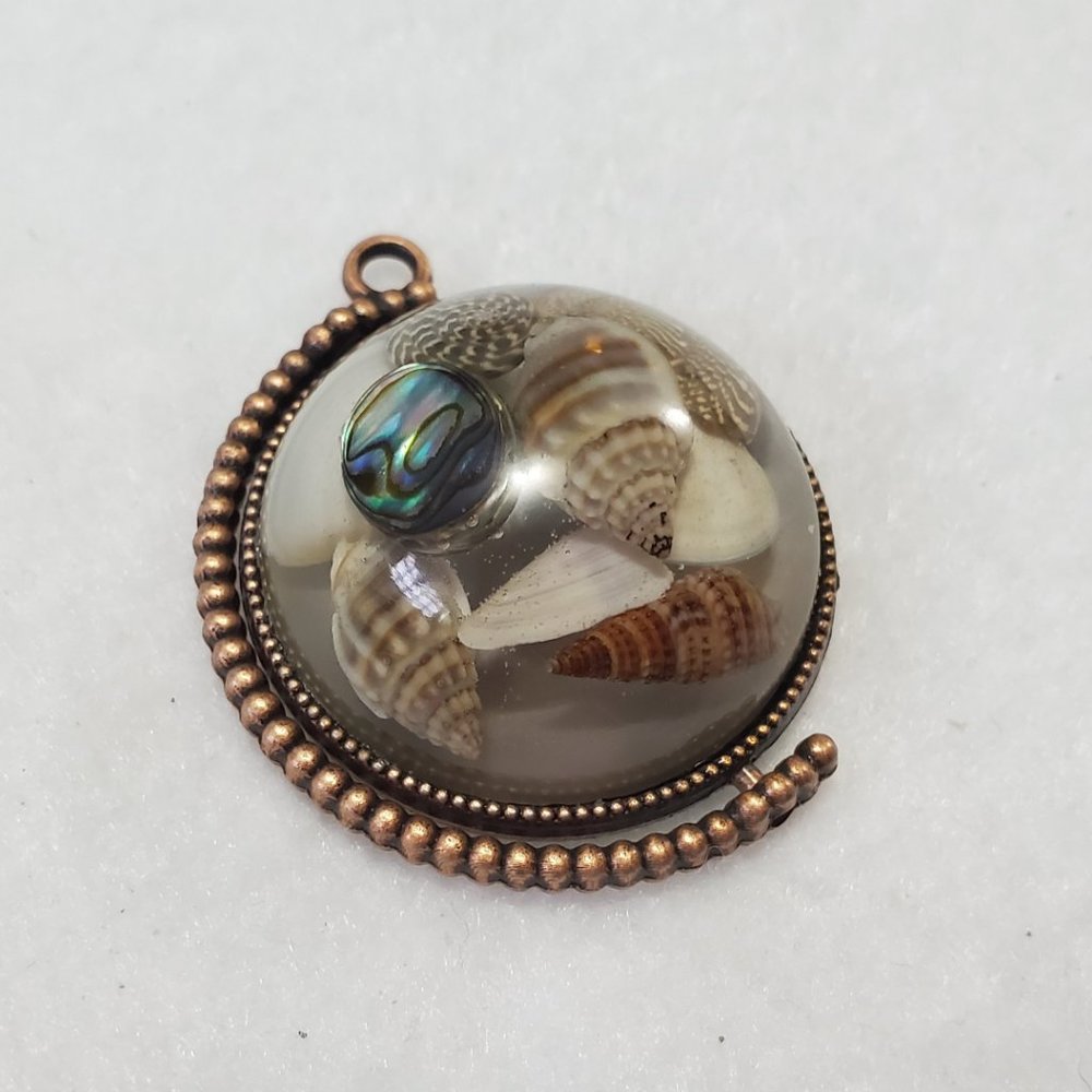 Seashells In Resin With Copper Bezel - Picture 5 of 7